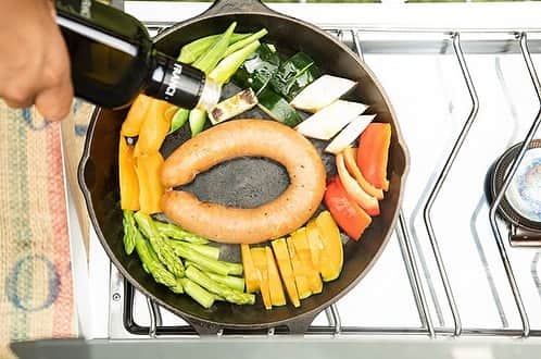 メルセデスベンツさんのインスタグラム写真 - (メルセデスベンツInstagram)「― 今週末、たまには「僕」が料理でも ― Mercedes-Benz LIVE!の連載「Sunday Cooking!」。 ・ ビームスの土井地博さんと山﨑 元さんが、秋が始まる軽井沢へ、“肉”を求めてロングドライブ。 ・ #MercedesBenz #mercedesbenzjapan #メルセデスベンツ #GLS #MercedesBenzLIVE #BeamsxMercedes #ビームスxメルセデス」10月4日 12時02分 - mercedesbenzjapan
