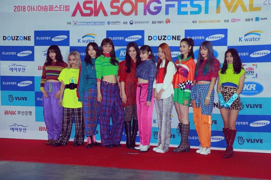 楓さんのインスタグラム写真 - (楓Instagram)「昨日はAsiaSongFestival in Busan🇰🇷 韓国で初のパフォーマンス。 緊張しましたが日本のガールズパワーを お届けできるように頑張りました🔥!! 応援ありがとうございました!! 한국에서 처음인 공연!! 응원 감사합니다💖  #Egirls #Asiasongfestival2018」10月4日 12時26分 - kaede_