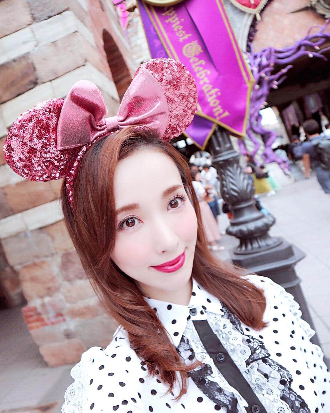 のインスタグラム：「ハロウィンコーデ👻💓 . . #disney #disneysea #tokyodisneysea #tokyodisneyresort #ディズニー #ディズニーシー #ディズニーコーデ #ディズニーハロウィン #dハロ #ドットブラウス #ミニー #minnie #ミニーカチューシャ #montresor #モントレゾール #montresorsaki #セレクトショップ #selectshop #balloons #celebration #35周年 #selfie #할로윈 #할로윈코스튬」