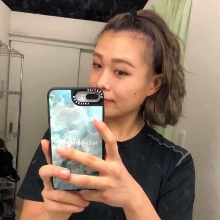 のインスタグラム：「試合に向けてバッサリ〜お毛毛様とお別れしました👋🏽 表参道のACQUAで大起さんに カットとカラーしてもらいました💇🏽‍♀️ 人生初のツーブロ💥 いっつも理想以上にしてもらって、大大大満足☺️✨染めたばかりの色も好きなんですが、大起さんのカラーは色落ちしても綺麗で、2度楽しめるから最高です🌈 いつも素敵なカラーとカットありがとうございます🙇‍♂️ @daiki_hattori  ストーリー載せたら結構好評で嬉しい🤤 #ACQUA#ツーブロック#ブリーチ」