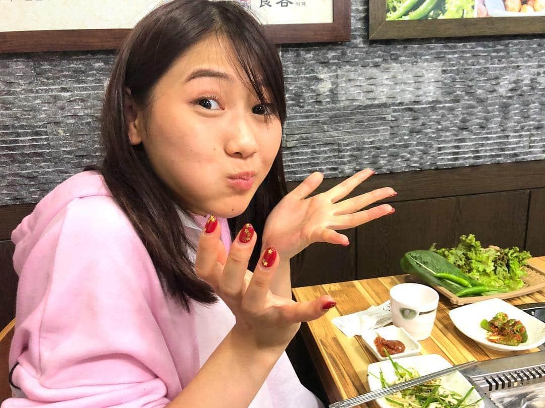 西野未姫さんのインスタグラム写真 - (西野未姫Instagram)「「出川哲朗のアイ・アム・スタディー」見てくださったみなさん！ ありがとうございました😊 私は、韓国の平昌に平昌オリンピックについて調査してきました！！！ AKB卒業して初の海外ロケでした！！ 嬉しい！！ これからもたくさんロケできるように頑張ります🔥 韓国といえば、、 サムギョプサル🤤❤️❤️ お肉が分厚くて美味しすぎました！！ 唐辛子が辛すぎて、、笑 韓国最高ですね❤️ そして！ 明日！5日11時55分〜 日本テレビ「ヒルナンデス」 3色ショッピングに出させていただきます😄 ぜひ見てください💕  #出川哲朗のアイアムスタディー  #韓国  #平昌 #平昌オリンピック #韓国サムギョプサル ＃ヒルナンデス #3色ショッピング  #明日放送」10月4日 21時14分 - nishinomiki_official