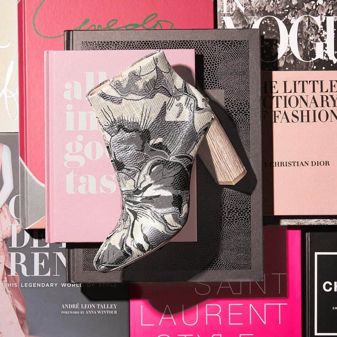 ポーララビクトレーのインスタグラム：「Fabulous news!! Take 70% off sitewide w/code PLVSUNSET70 ⭐ @amazonfashion」
