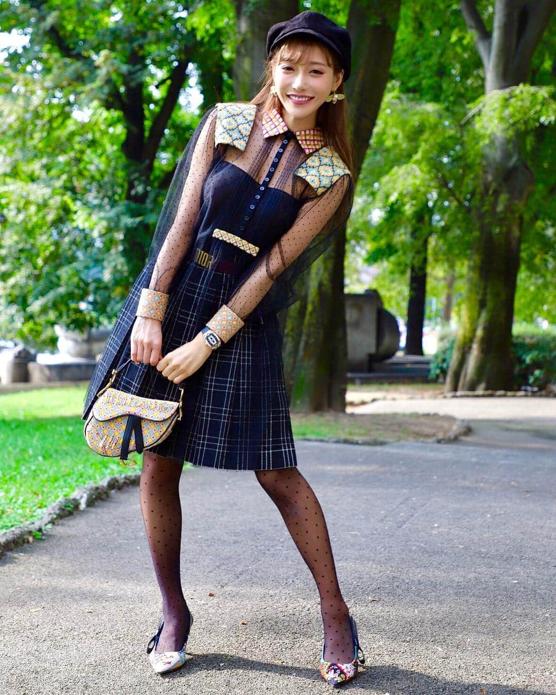 明日花キララさんのインスタグラム写真 - (明日花キララInstagram)「Milanでのコーデ🍕 サドルバッグとお洋服の袖の柄がオソロなの🤤 . 帽子.服.スカート.鞄.靴 @dior 👒👠💼🇮🇹」10月5日 12時59分 - asukakiraran
