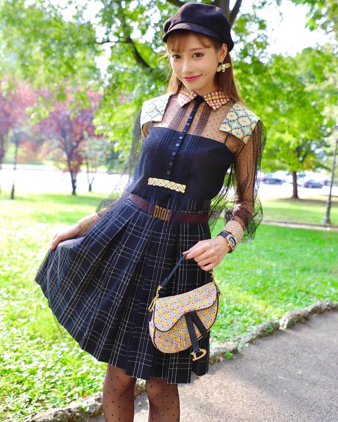 明日花キララさんのインスタグラム写真 - (明日花キララInstagram)「Milanでのコーデ🍕 サドルバッグとお洋服の袖の柄がオソロなの🤤 . 帽子.服.スカート.鞄.靴 @dior 👒👠💼🇮🇹」10月5日 12時59分 - asukakiraran