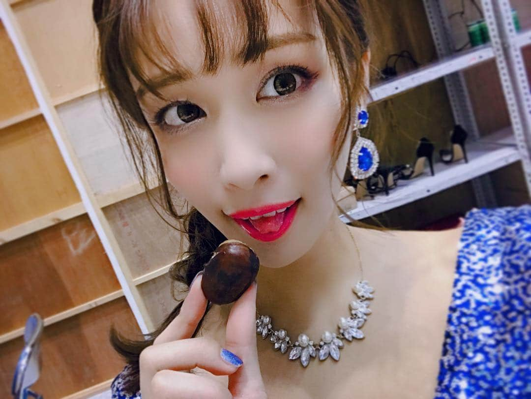 横町ももこさんのインスタグラム写真 - (横町ももこInstagram)「. 🌰 . #working#model#fashion#ootd#dressedup#dress#hairmake#makeup#bluedress#fashionmodel#fashionshow#showmodel#japanesemodel#japanesegirl#일본여자#일본모델#패션#hairstyle#upstyle#アップスタイル#シースルーバング#korea#韓国#koreanfashion#셀스타그램#インスタ映え#栗#食欲の秋#sweets#🌰」10月5日 15時05分 - momochadayo