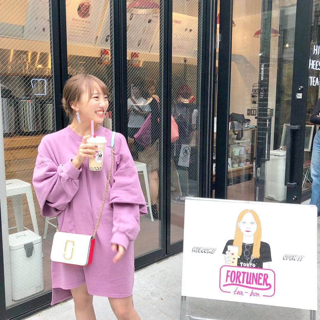 大野真昂のインスタグラム：「☺︎﻿ ﻿ こんばんは✨﻿ ﻿ 先日、チーズティー専門店へ行ってきました💕﻿ ﻿ とても濃厚なチーズフォームとタピオカミルクティーの組み合わせは新鮮でした😋﻿ ﻿ 今日もプロフィールのURLから﻿ ぽちっとお願いします😘❤️﻿ ﻿ #fortunerteabox  #チーズティー #チーズフォーム #タピオカミルクティー」