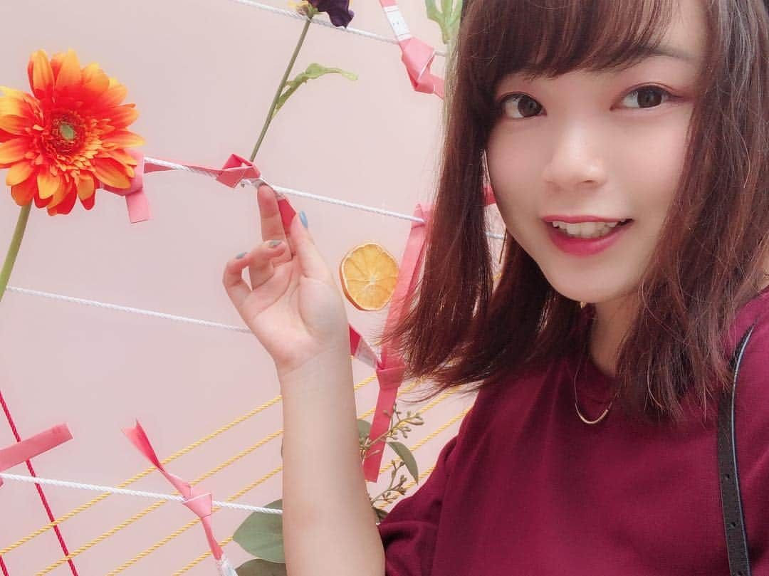 伊藤真莉のインスタグラム：「‪神田明神で #就活納めの儀 のイベントに行ってきた🙋‍♀️(就活しないけどw)‬ ‪使い終わった就活グッズと交換で、資生堂の #レシピスト の化粧品が貰えるよ😍‬ ‪就活終わってなくてもチル結びっていうおみくじが引けて、私はなんと「超大吉」引きました🤣なんと優しいおみくじ。‬ ‪ぜひ行ってみてね！‬ ‪#recipist #PR‬」