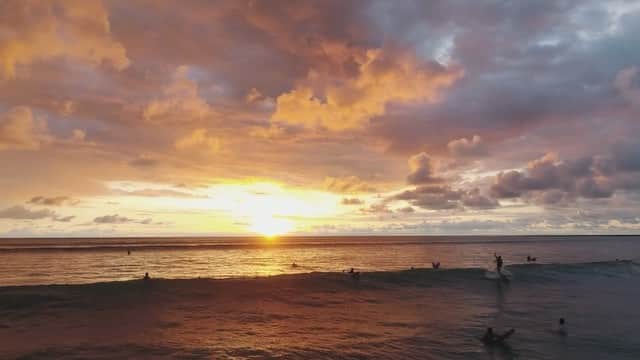八代健のインスタグラム：「Good vibes #beachlife  Memory beach, Khaolak🇹🇭 📽 @maxthescan」