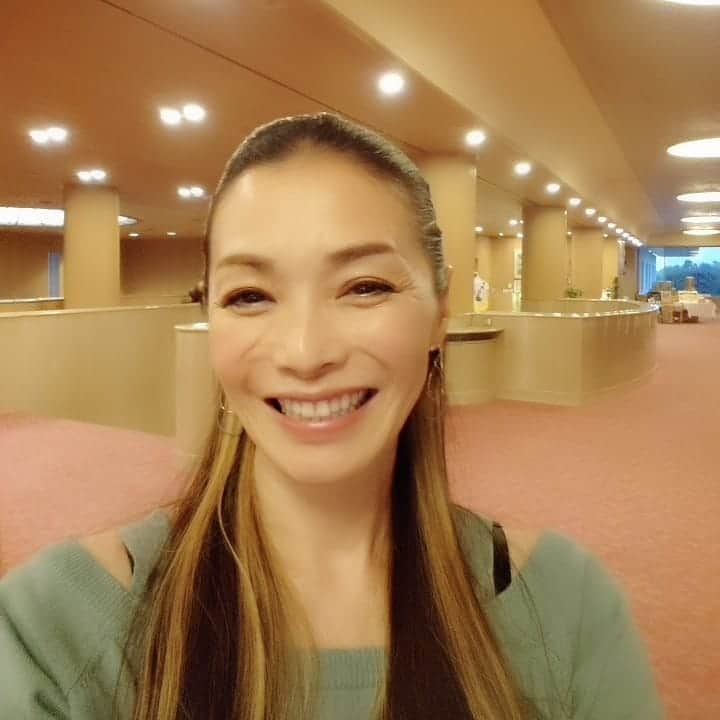 渡辺めぐみさんのインスタグラム写真 - (渡辺めぐみInstagram)「薬師寺保栄さんのコンペに参加しました😃⤴️⤴️⤴️ 薬師寺さんの、ジムも見学して、畑山さん・竹原さん・かおりちゃんと記念写真も撮り、コンペは木下さんと楽しくラウンドして、パーティーでは薬師寺ジムの期待の星、森武蔵君も参加‼️ 11月25日に、試合があります😁⤴️⤴️⤴️ 応援してます😄💪💪💪 頑張って下さい😄⤴️⤴️⤴️ ゴルフは、楽しいですね🎵 これから、季節も良いし素敵な仲間も、 できちゃいますよね😃👍⛳⛳⛳ #ボクシング#薬師寺保栄#チャンピオン #畑山隆則#竹原慎ニ#ジム#大原かおり #筋トレ#ゴルフ#ゴルフウェア#キャロウェイ #callaway #スケッチャーズ#コンペ#東名古屋カントリークラブ  #instagramjapan #instagramgood #instagramlike #instagram」10月6日 0時33分 - meguheart