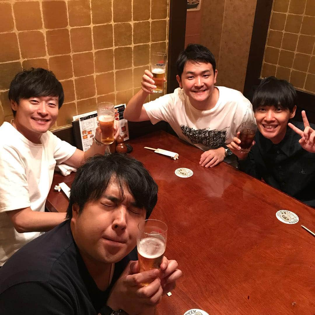 ノブ さんのインスタグラム写真 - (ノブ Instagram)「Mr.Children芸人収録後のビール美味かったなぁ。♪そして世界一のお酒を見つけましたそれは必死で働いた後のお酒です♪ #1999年夏沖縄  #いい歌詞 #ほんと美味かった #実は全員最高にプレッシャーかかってた #Mr.Childrenさん #そして老舗のファンの方に #失礼ないように #そして1番盛り上がるように #アメトーーク」10月6日 2時19分 - noboomanzaishi