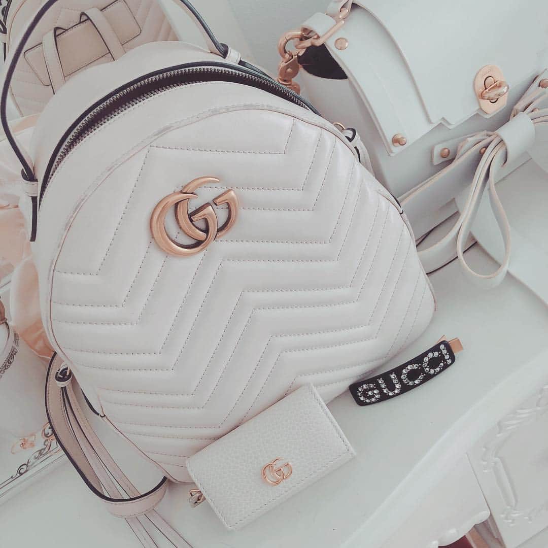 ふぇりすみにょんさんのインスタグラム写真 - (ふぇりすみにょんInstagram)「Cute GUCCI favorite bag of  It has attracted a love GUCCI  White justice😘💕💕💕 #gucci  #bag」10月6日 12時51分 - oiran_mignon