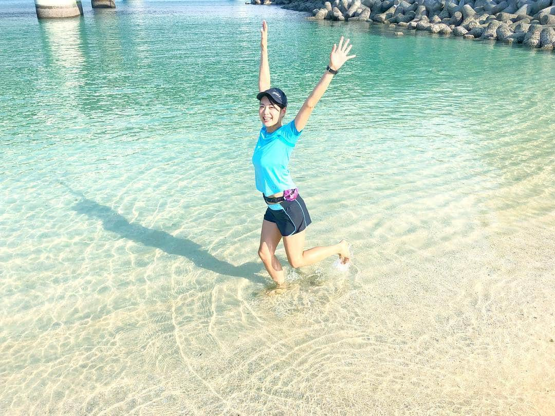 中村優さんのインスタグラム写真 - (中村優Instagram)「水色のウエア持って行って正解🌞🏖 📷 @chihiroishino 🎽 @underarmourjp 👟 @hokaoneone  #沖縄#女子旅#弾丸旅行#run#running#優run#優trip」10月6日 21時59分 - nkmr_yu