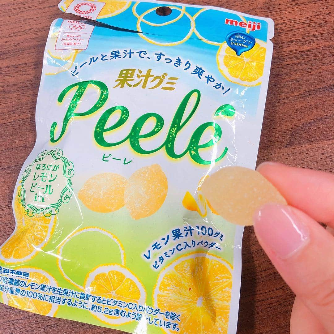 日本グミ協会さんのインスタグラム写真 - (日本グミ協会Instagram)「果汁グミの新作 ピーレ🍋 レモンピール入りでほろ苦さのある、ちょっぴり大人なグミです💕 . #meiji #果汁グミ #ピーレ #レモン #🍋 #レモンピール #新作グミ #今日のグミ #日本グミ協会 #グミ #gummy」10月6日 14時14分 - gummy_japan