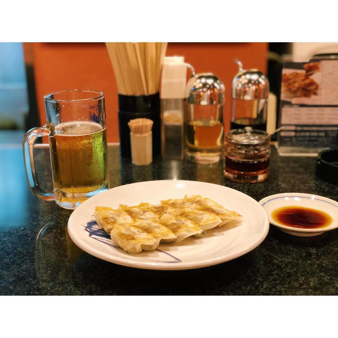 的場絢香さんのインスタグラム写真 - (的場絢香Instagram)「#20181001﻿ ﻿ 祇園で餃子🥟﻿ ﻿ 実は、餃子激戦区の京都！﻿ 行きたいなと思ったお店が﻿ 近くに2軒あったので、﻿ 餃子ハシゴしたよ〜！﻿ ﻿ 📍#ぎょうざ歩兵 にらにんにく餃子と生姜餃子！﻿ (生姜餃子は味噌ダレで。んまいっ)﻿ ﻿ 鬼しじみのエスプレッソ、﻿ ネーミングも味も◎！﻿ ﻿ 📍#泉門天 餃子としそ餃子。﻿ ひとくち餃子だから﻿ パクパクいけちゃう。﻿ ﻿ 美味しくて食べすぎた〜。﻿ まんぷくまる。 _____________________________ #マトバ旅 #一人旅 #京都 #祇園 #餃子 #んま #プハー #マトバの食紀行」10月6日 14時46分 - ayaka_matoba