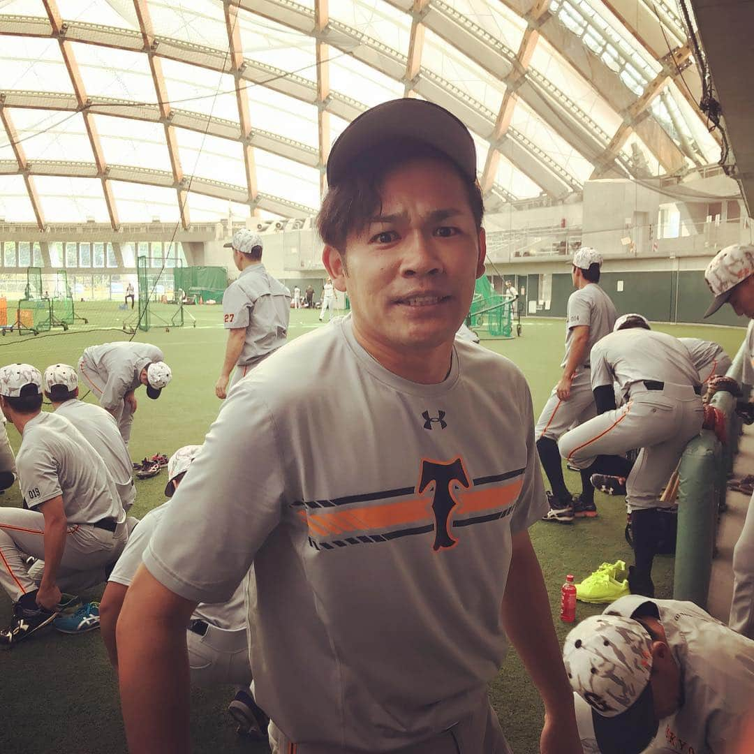 多村仁志さんのインスタグラム写真 - (多村仁志Instagram)「📺 #JSPORTS 4 🗓 JPN October 6,2018 ⏰ 1:00pm～ 🏟 #サンマリンスタジアム宮崎 ⚾️ #読売ジャイアンツ ⚾️ #阪神タイガース 🎙 実況:加藤暁 🎙 解説: #多村仁志 🎙 リポーター:木下貴道 #プロ野球ファーム日本選手権2018 #金城龍彦 コーチ  #森福允彦 投手 #久しぶりの再会」10月6日 16時53分 - hit_tamu