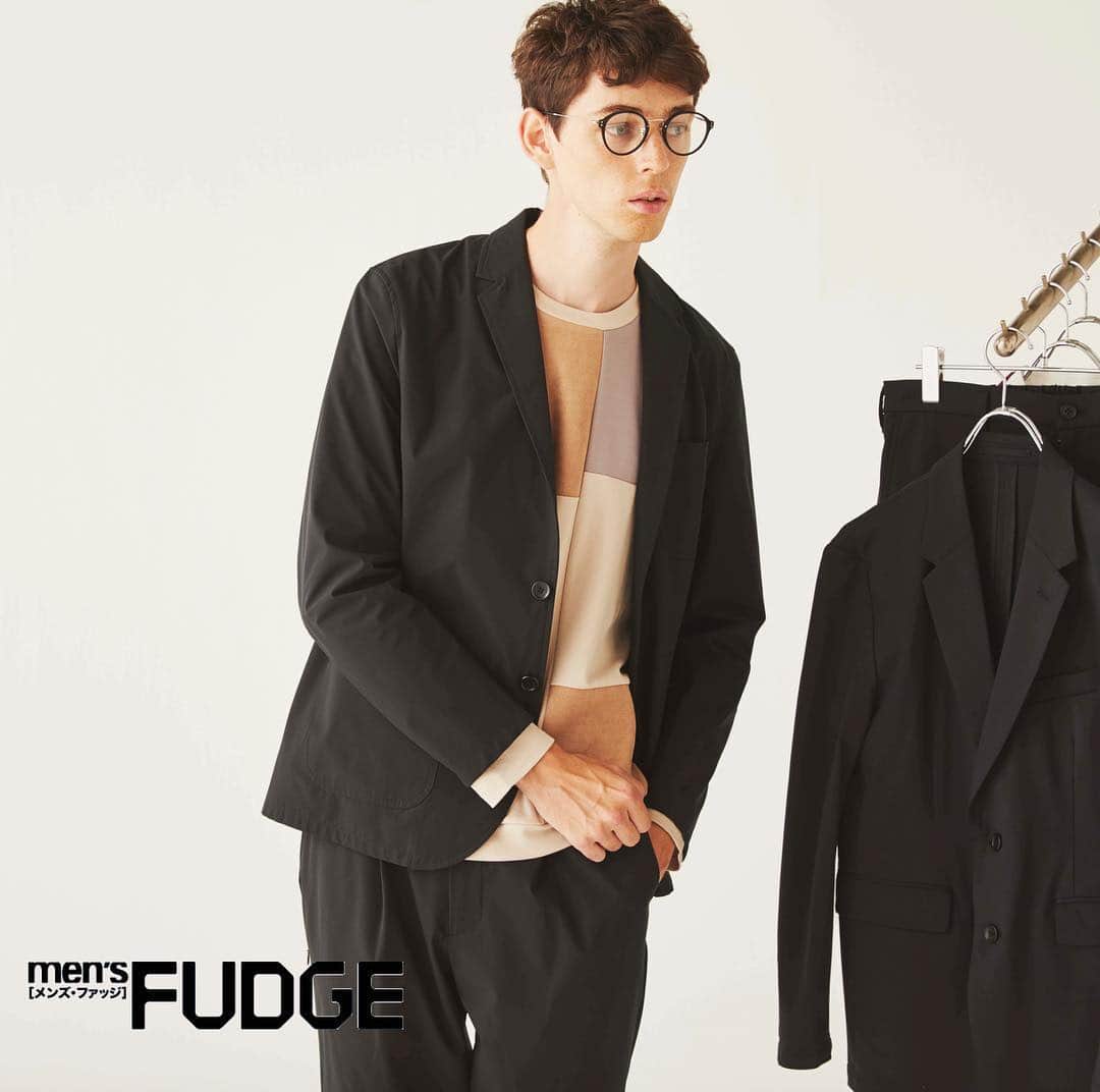 men'sFUDGE さんのインスタグラム写真 - (men'sFUDGE Instagram)「《JUNRed》から大人意識の新ライン《Less:3》がデビュー。＂Effortless＂＂Timeless＂＂Borderless＂３つのレスからなる《レスリー》は、ベーシックを軸にしながらも、どこかモダンなムードを感じさせるものばかり。そして快適な機能を凝縮した作り込みにも大注目。1stラインナップの詳細は、発売中メンズファッジでチェック!!!!!!! ＝＝＝＝＝＝＝＝＝＝＝＝＝＝＝＝＝＝＝＝＝＝＝＝＝＝ JUNRed launched its latest-line, "Less:3" it's composed of three meanings 'Effortless' 'Timeless' 'Borderless'. The debut collection of casually mature wear is comprised of modern basics with comfortable and real functional prospective. It will definitely grab everyone's attention!! Check out their first line on the latest issue of men's FUDGE!!!!! ＝＝＝＝＝＝＝＝＝＝＝＝＝＝＝＝＝＝＝＝＝＝＝＝＝＝ photo：Shinji Serizawa styling：Eiji Kawasaki hair&make：Ayumi Naito model：Alexis edit：Mikiya Suzuki  #mensfudge #メンズファッジ  #fudgemagazine #ファッジ #jun #ジュン #junred ＃ジュンレッド #less3 #レスリー #newBRAND #新ブランド #ファッション #fashion #ファッション #mensfashion #メンズファッション #ファッションコーデ #fashioncoordinate」10月6日 17時15分 - mensfudge