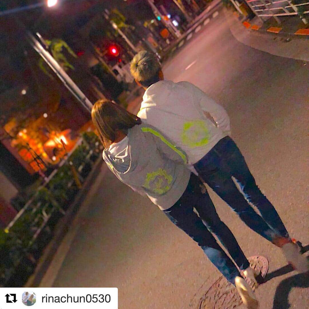 Radyさんのインスタグラム写真 - (RadyInstagram)「. おそろコーデ😍💖🌈 嬉しいです〜💄✨ らぶらぶっ🙈💜💜 . . #Repost @rinachun0530 with @get_repost ・・・ 〜RADY〜🖤 🖤  #rady #いいねください🙏 #カップル」10月6日 17時40分 - radychan_no_insta