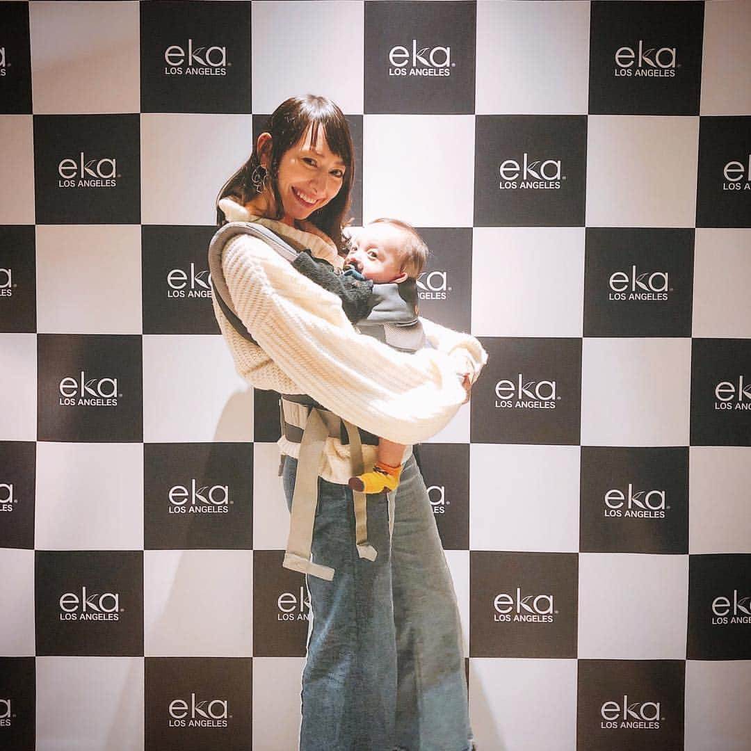 ダーブロウ有紗さんのインスタグラム写真 - (ダーブロウ有紗Instagram)「昨日は @shinkeleila と @ekalosanjelesjapan の日本上陸展示会に行ってきたよ❣️ オリジナルヨガマットが作れたり、ヨガが出来たり、楽しい展示会でした🧘‍♀️ レイラにも久しぶりに会えて嬉しかったなぁ♡ #eka #yoga」10月6日 23時07分 - alisadurbrow