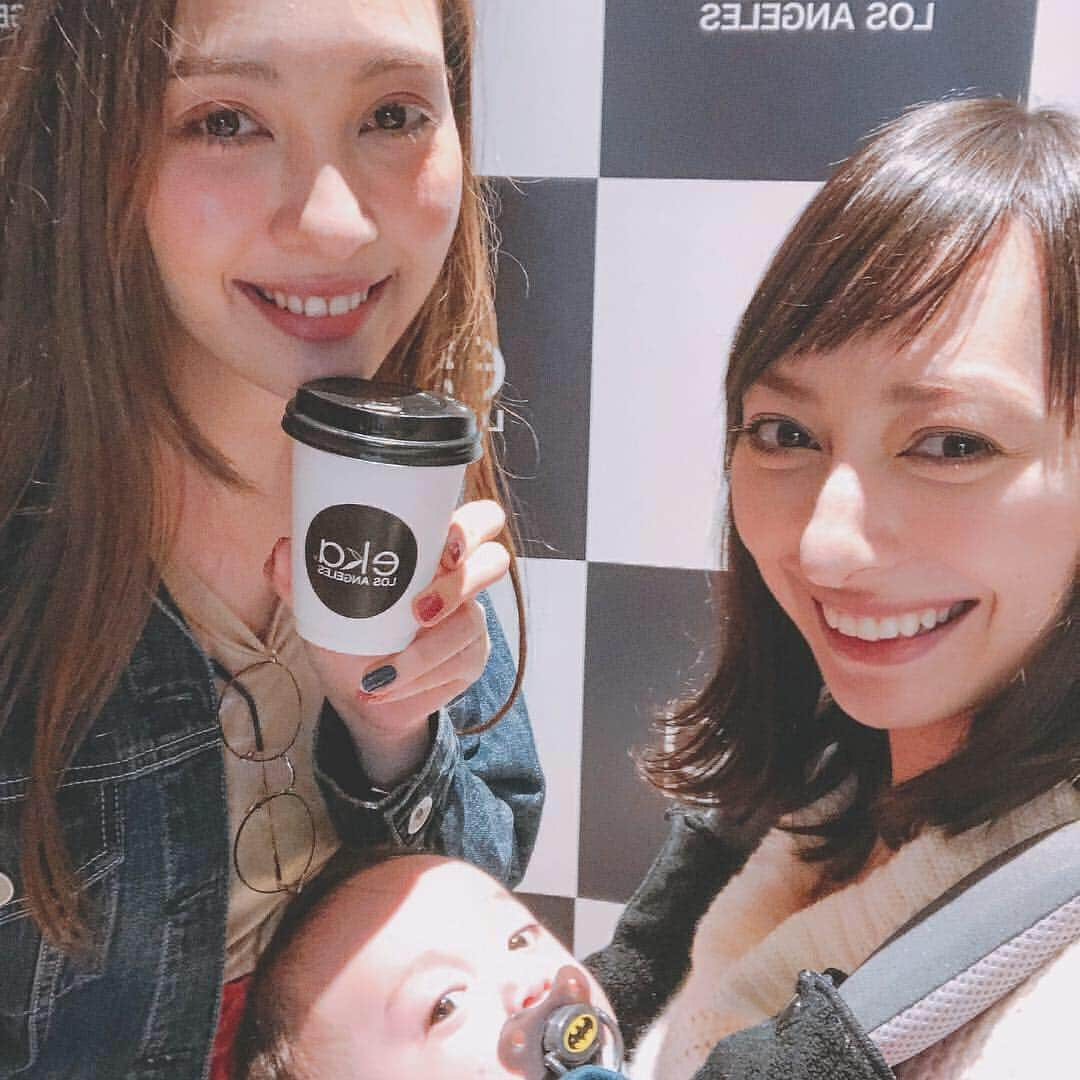 ダーブロウ有紗さんのインスタグラム写真 - (ダーブロウ有紗Instagram)「昨日は @shinkeleila と @ekalosanjelesjapan の日本上陸展示会に行ってきたよ❣️ オリジナルヨガマットが作れたり、ヨガが出来たり、楽しい展示会でした🧘‍♀️ レイラにも久しぶりに会えて嬉しかったなぁ♡ #eka #yoga」10月6日 23時07分 - alisadurbrow