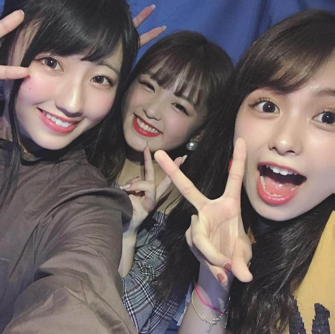 足立佳奈さんのインスタグラム写真 - (足立佳奈Instagram)「埼玉県「大宮アルシェ」🎶 ありがとうございました。 ここで、#予約会 をさせて頂けるのは、今日で三回目。 初めて来た時のこと、 二度目に来た時のこと、 その時ごとに沢山の思い出があって、 その思い出を一緒に過ごしてくださるファンの皆さんがいて、、。 そして、今日もまた新たな思い出を一緒に作ってくれたみんながいて、、。 こうして、いくつもの思い出を積み重ねて。 今まで、なんでもなかった場所や私達の関係が、家族のような掛け替えのないものになりますように。 みんな、これからもよろしくお願いします。 1枚目～5枚目の写真は、 応援して下さる方々が、 撮ってくださったもの。💭 綺麗にとってくださるんです！！💕 ありがとうございます！ それから、 まりめろちゃんに、まなまなちゃん、 いつも一緒にイベントを盛り上げてくれて！ありがとう。 楽屋に居る時も、 イベント中も、 可愛い2人のパワーが、 私に元気と笑顔を届けてくれます。 皆さんにも、元気と笑顔、届いてるかな？？ まりめろちゃん、まなまなちゃん、明日もよろしくね。 さぁ！ そうなんです！明日は！！ 愛知県『アスナル金山』で、 #ミニライブ をします！ 時間は…。 😚16:00～ 😚18:00～ です！ 楽しみだなぁ。 私の第2の地元！！ ふふふ。地元のみんなに会いたいよ！！ #予約会」10月7日 1時04分 - kana1014lm