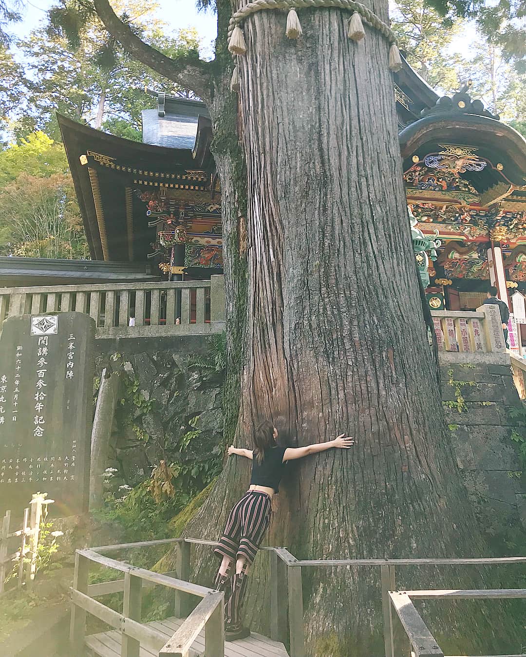 マギーさんのインスタグラム写真 - (マギーInstagram)「パワーチャージ🌈🌞❤️ 早起きして #三峯神社  ずっと行きたかった場所に来れた！」10月7日 8時56分 - maggymoon