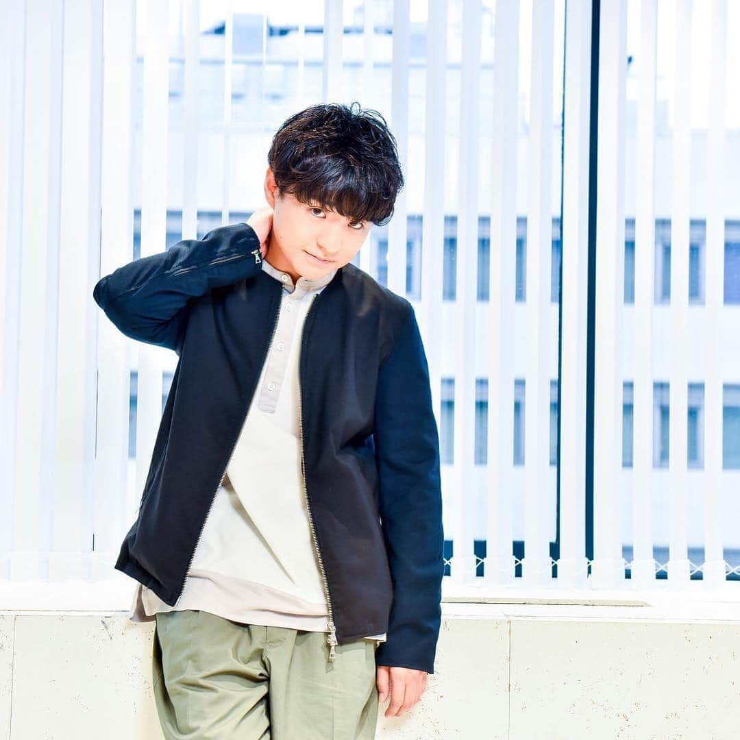 藤原聡のインスタグラム：「今夜22時からは遂に僕の初DJ！ FM802 MUSIC FREAKSです！ 皆さんラジオ聞いて下さい！よろしく！ 首寝違えてます！痛いです！ #musicfreaks  #髭男  #首寝違えて痛い」
