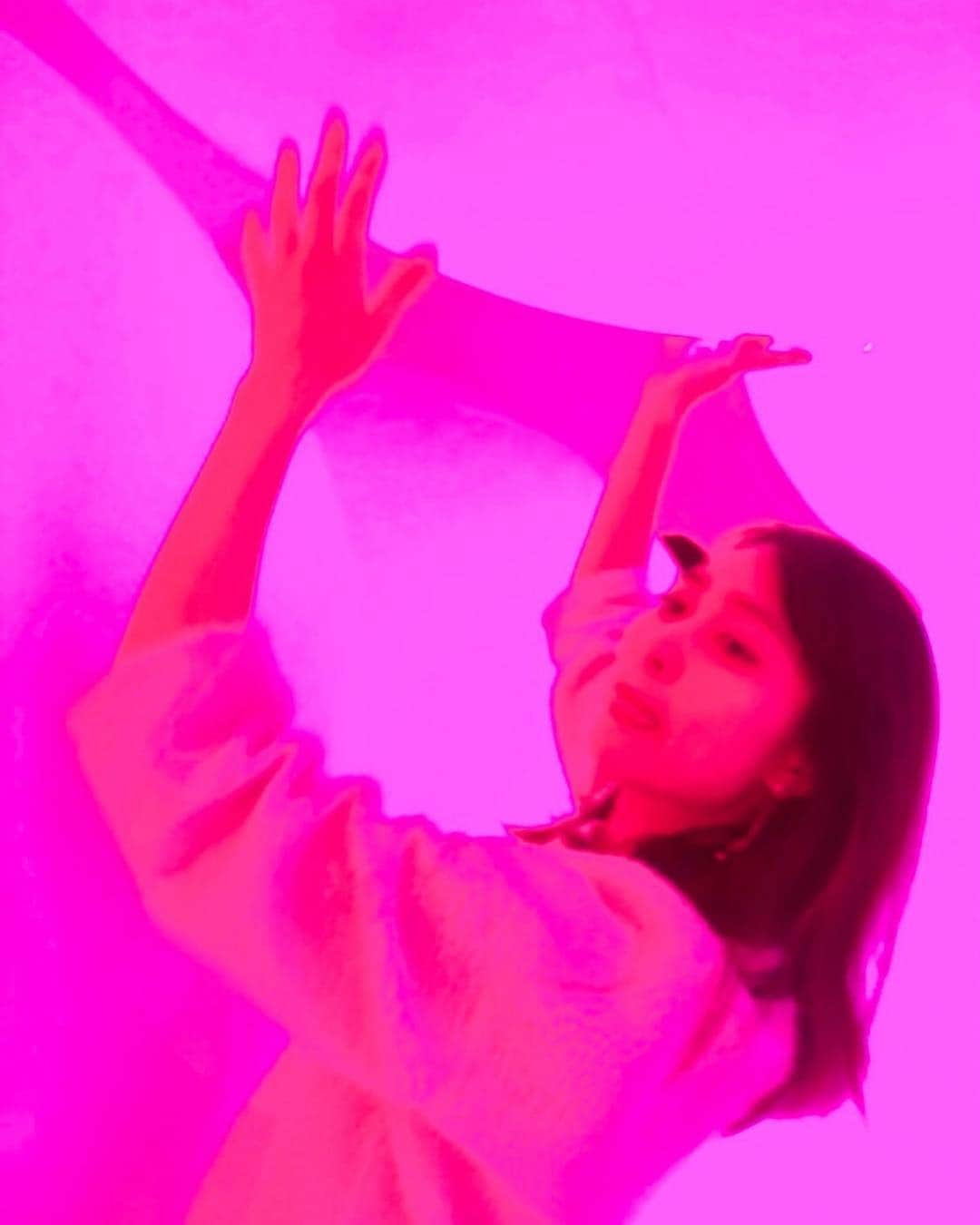 瀧本美織のインスタグラム：「これ、私のお気に入り芽以ちゃん😌💕 #teamlab#teamlabplanets」
