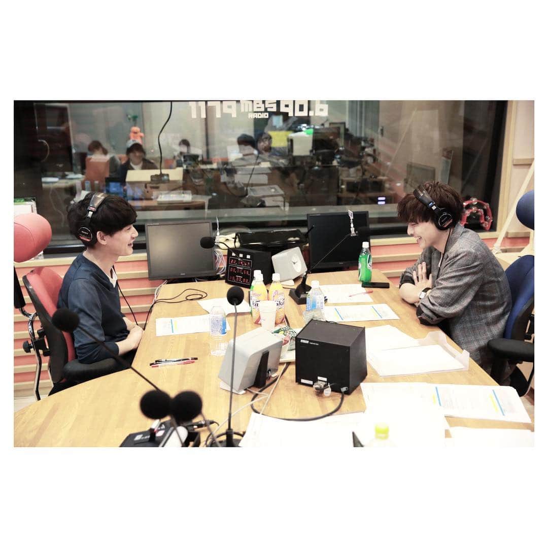 工藤大輝のインスタグラム：「@radio_talkabout 昨日は向井太一と楽しくお喋り。 楽し過ぎて時間大幅オーバー。」