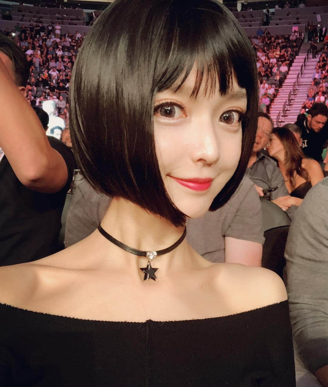 アンナ・ケイさんのインスタグラム写真 - (アンナ・ケイInstagram)「Just a wig. my long hair still here.  #ufc #ufc229」10月8日 2時16分 - annakay_47