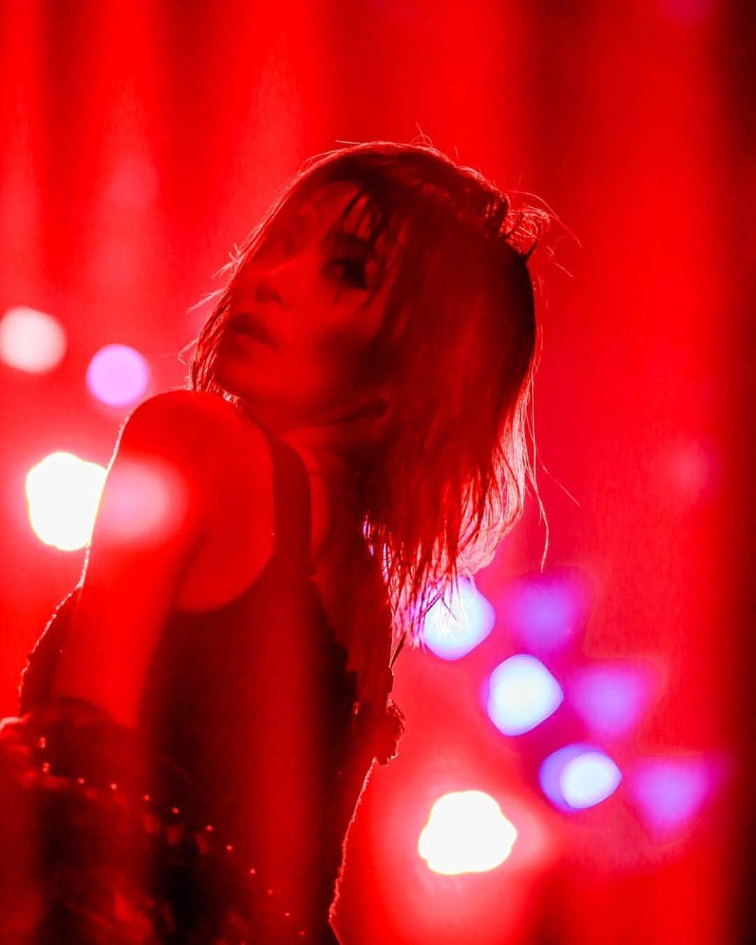 LiSAさんのインスタグラム写真 - (LiSAInstagram)「今夜0時に12月12日に発売の新曲「ADAMAS」の超先行フル配信が始まりますっ⠒̫⃝ そして、明日は LiVE is Smile Always〜ASiA TOUR 2018〜［core］@山梨 ですっ。 よろしくねっ\( ¨̮ )/ photo by @vizkage  #LiSA #core」10月7日 18時00分 - xlisa_olivex