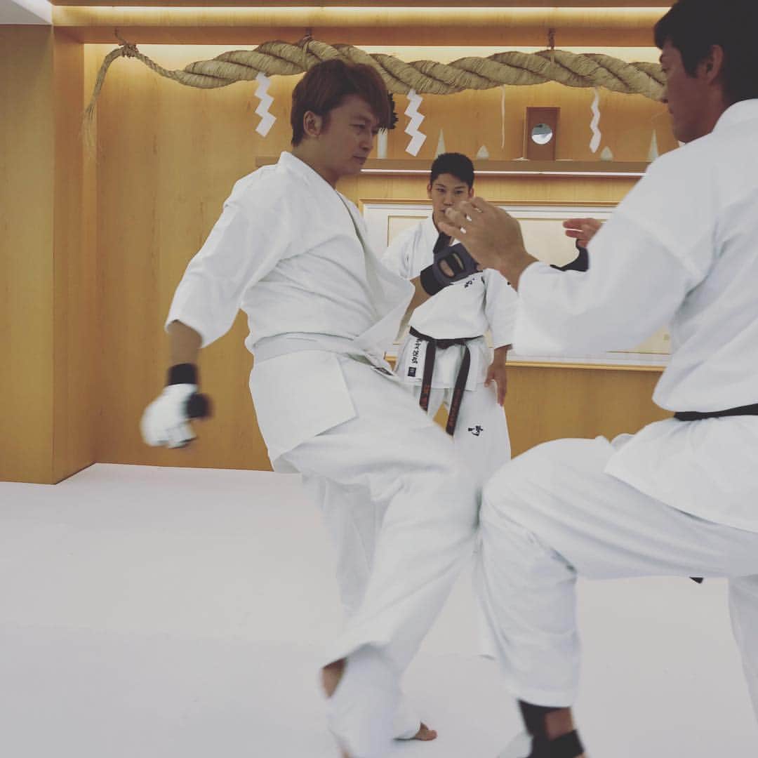 長嶋一茂のインスタグラム：「#ななにー 初 #極真空手 ！！ @katorishingo_official」
