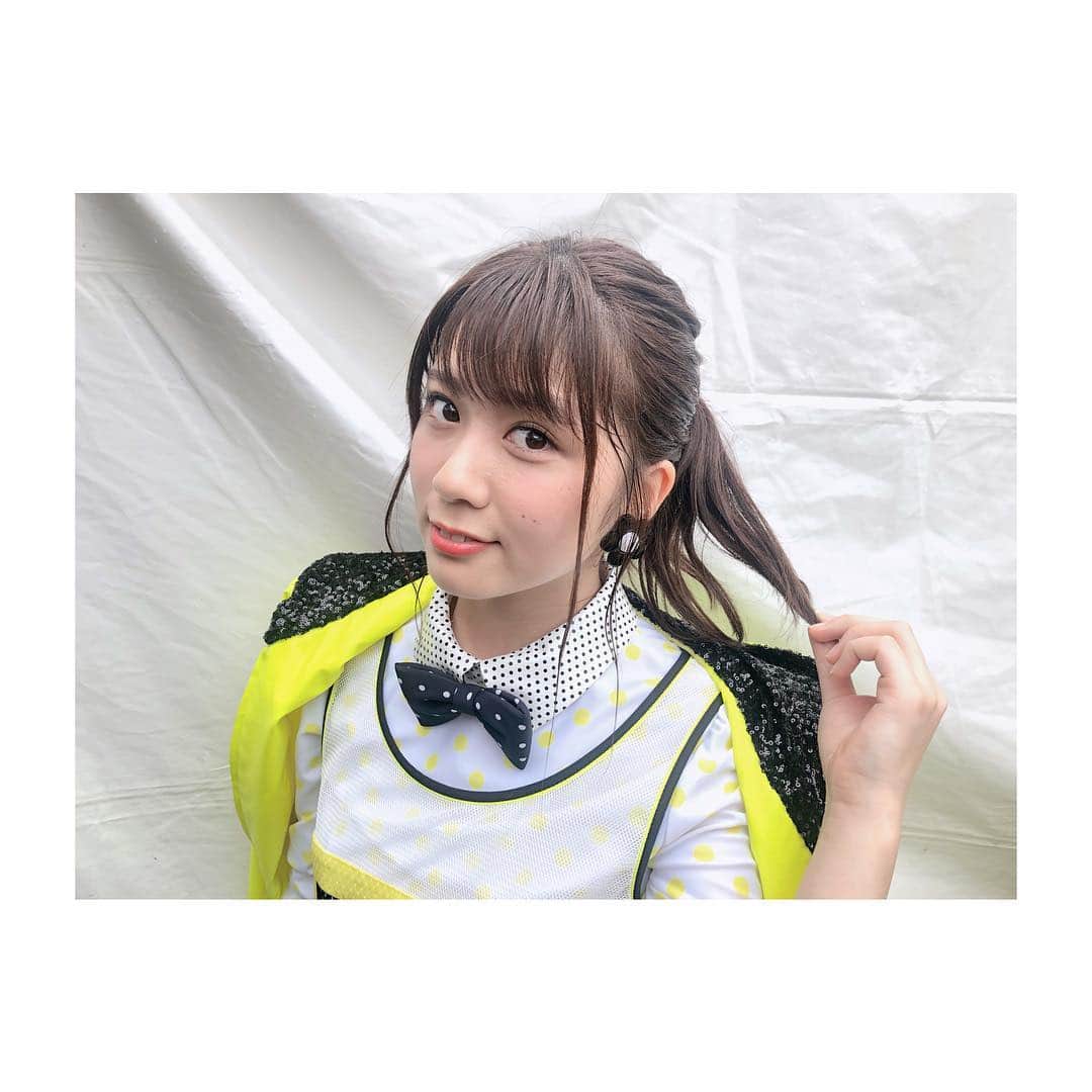 清水麻璃亜のインスタグラム：「* ９月は、舞台稽古と本番があったり 劇場公演がなかったりとなんだかんだで １ヶ月以上ぶりのライブでした！衝撃！悔しい！笑 * ステージで衣装きて歌って踊って 横見たらメンバーが笑顔で 前にはお客さんが沢山いて 声援をもらって、、、 とっても幸せだな〜って改めて思いました✨ そして、楽しい！！！！って思った！ * 公演もしたいし、ツアーも出たい！ ステージでみんなと楽しくアイドルしてる時間が好き😌」