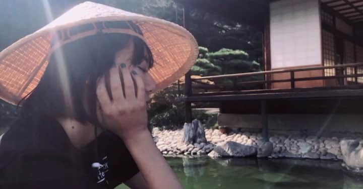 野村麻衣子のインスタグラム：「公園内の池をゆっくり回れる船に乗ったんですが、日差しが暖かくて船の揺れとガイドさんの声が心地よくてうとうとしていて、それがなんだかとても穏やかで楽しかった😌」