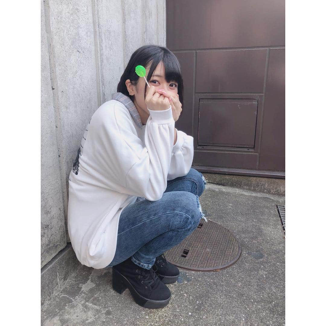 大西桃香さんのインスタグラム写真 - (大西桃香Instagram)「2018.10.07 インテックス大阪 握手会🌷  今日もたくさんの方が来てくださって 楽しくおしゃべり出来て嬉しかったです😊🌼写真集買うよー！とか写真集みたよ！って声が多くて、幸せでした😢💗 久しぶりに飴ちゃんなめたら緑のやつがめっちゃ美味しくてハマりそうです🍏💚 来てくださった皆様、ありがとうございました☺️💕 #akb48 #チーム8 #握手会 #インテックス大阪 #あめちゃん」10月7日 22時15分 - momo0920_official