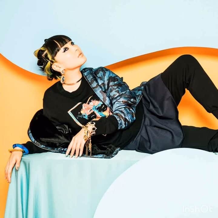 Young Juvenile Youthのインスタグラム：「Wink wink 😉  #agnesb #アニエスベー  #takeover  #ウィンク @agnesb_officiel Photo by @akikoisobe  Styling by @remitakenouchi  Make up by @tomomakeup  #okyouparty #オカユ」