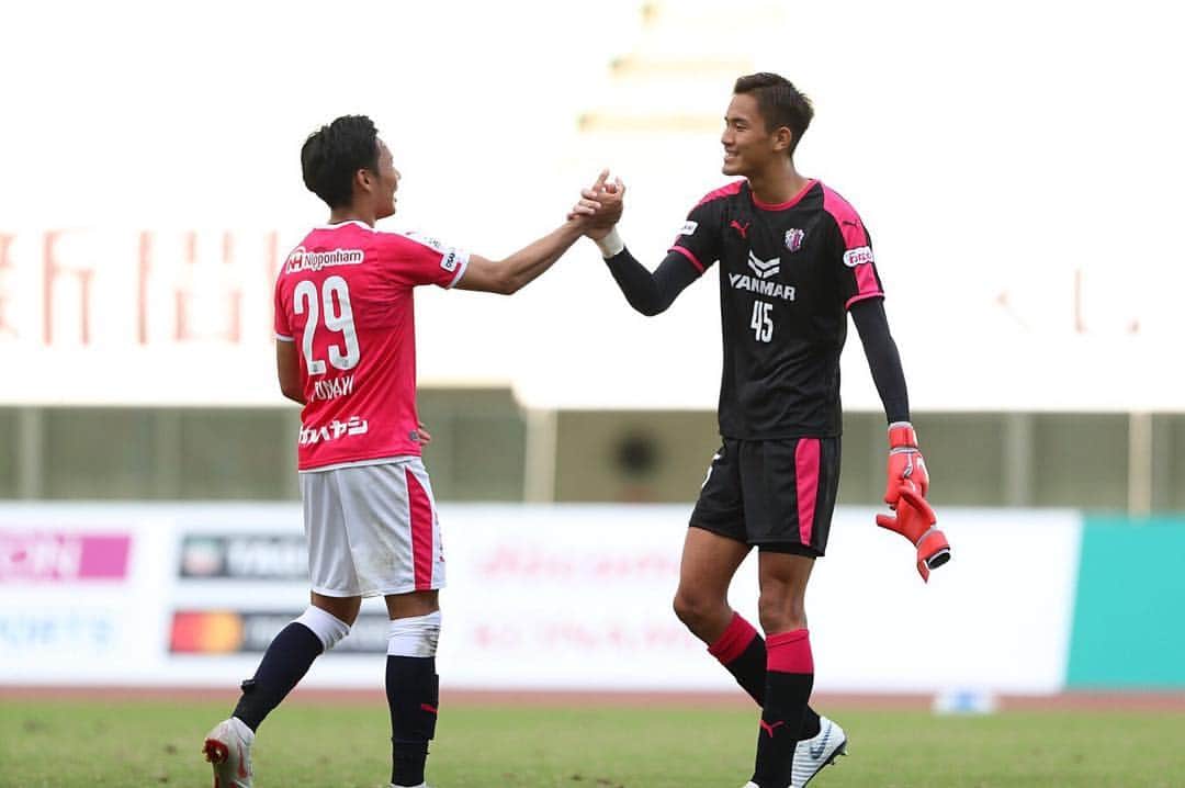 舩木翔のインスタグラム：「4連勝！ 昨日は応援ありがとうございました🙇 #しゅうくんお疲れ様 #昨日のお返し」