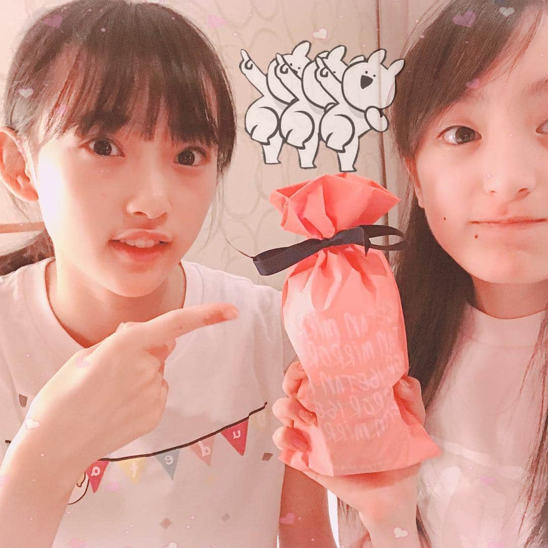 川原美咲さんのインスタグラム写真 - (川原美咲Instagram)「はっつからのお誕生日プレゼントです♡♡♡ #歌田初夏 さん💕  はつかさん好きな色をわかってらっしゃる😳👏 かわいい💕💕💕 今ではお気に入りです😙😆✨」10月8日 20時10分 - misaki_888_sagasaikou