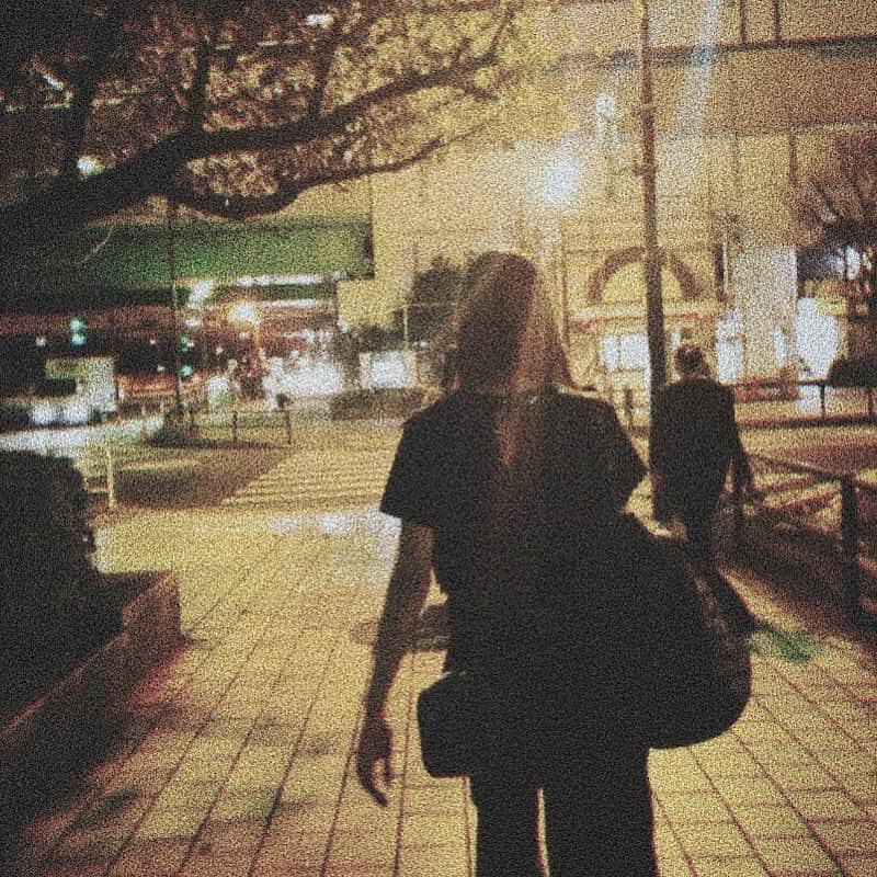 生見愛瑠さんのインスタグラム写真 - (生見愛瑠Instagram)「大荷物。ふぉとばいにゃん✌︎」10月8日 20時23分 - meru_nukumi
