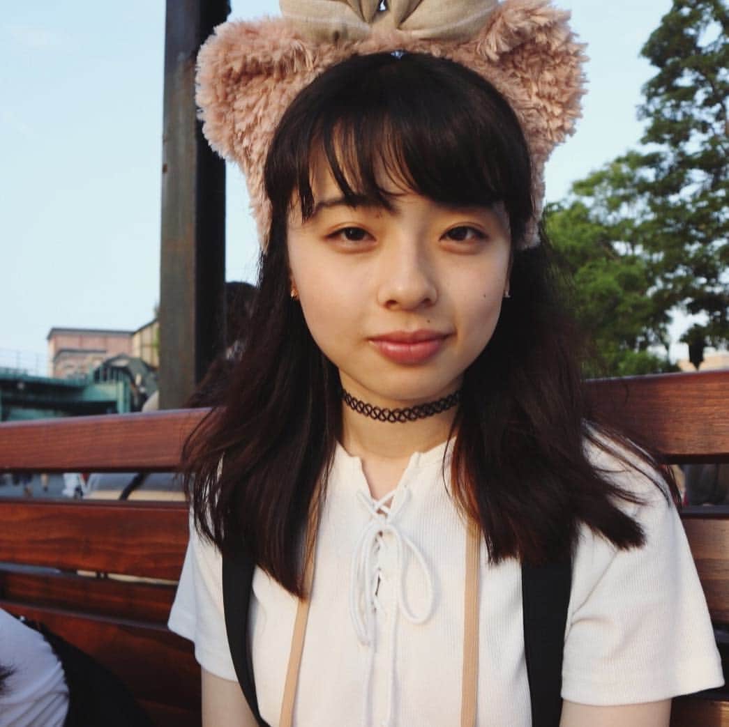 のインスタグラム：「少し前の写真です。半年前くらい * * #少しは #大人に #なれたかな #ディズニーシー #楽しかったなあ #またいきたい ○投票よろしくお願いします！プロフのURLからぜひ！ * * #ミスコン #ミスコンテスト #千葉大 #千葉大ミスコン #ミスファイナリスト #no2」