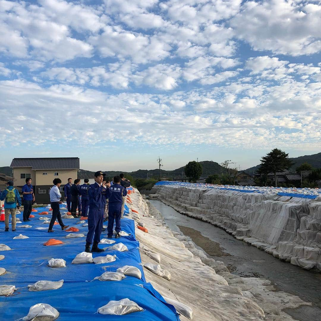 中谷一馬さんのインスタグラム写真 - (中谷一馬Instagram)「#7月豪雨 #西日本豪雨災害 #視察 #総社市 #片岡聡一 #市長 #下原地区 #アルミ工場 #真備町 #箭田地区 #有井地区 #末政川  #堤防決壊 #岡田小学校 #倉敷市 #船穂町 #柳井原地区」10月8日 16時56分 - kazuma_nakatani