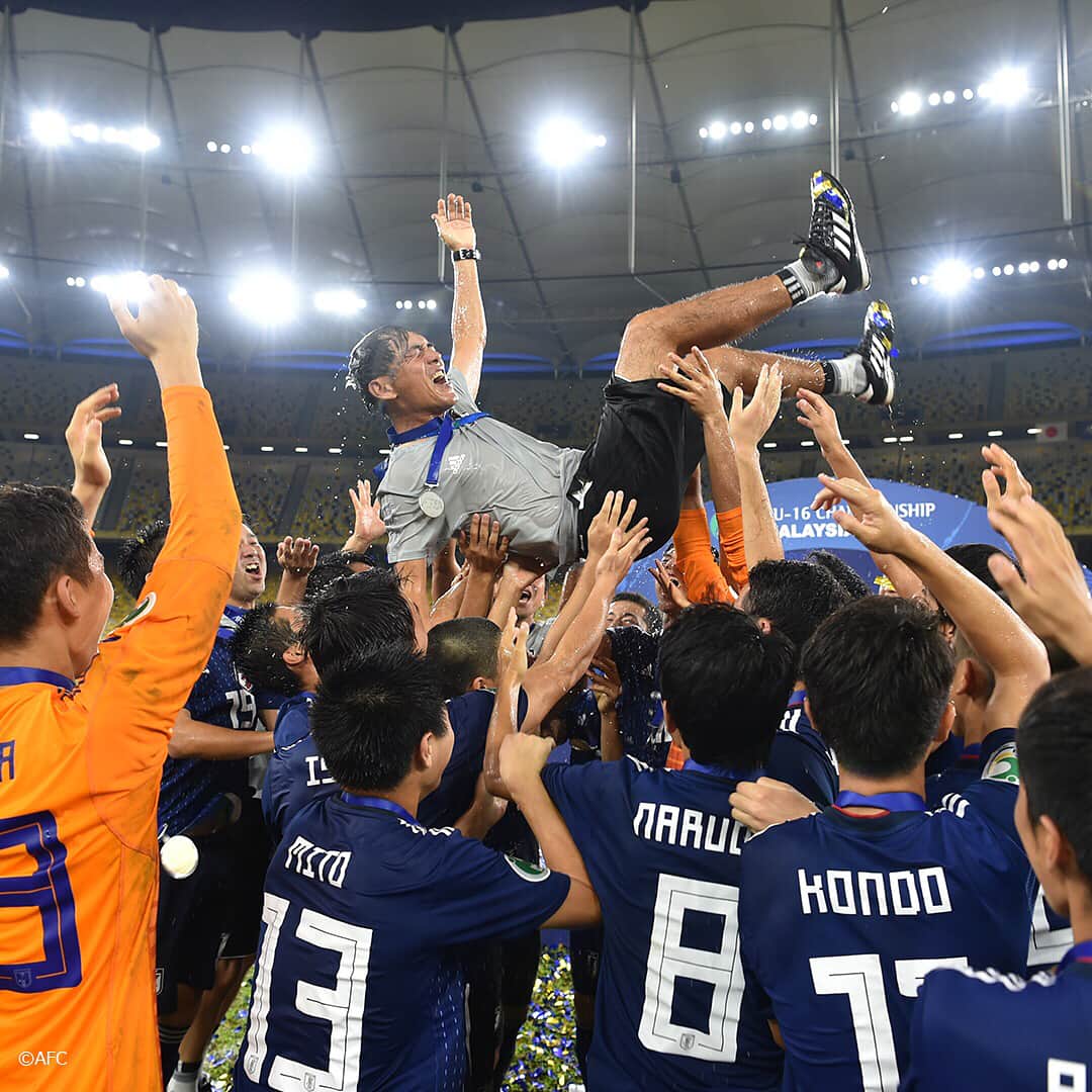 日本サッカー協会さんのインスタグラム写真 - (日本サッカー協会Instagram)「U-16日本代表は10月7日(日)、AFC U-16選手権マレーシア2018の決勝でU-16タジキスタン代表と対戦して1-0の勝利を収め、12年ぶり3度目の優勝を飾りました。  準決勝で大幅に先発メンバーを入れ替えていた日本は、この決勝に向けてもメンバーを刷新します。GKに野澤大志ブランドン選手（FC東京U-18）が抜擢され、 ・ 最終ラインには右から角昂志郎選手（FC東京U-18）、鈴木海音選手（ジュビロ磐田U-18）、半田陸選手（モンテディオ山形ユース）、中野伸哉選手（サガン鳥栖U-15）、 ・ 中盤は右から中野桂太選手（京都サンガF.C.U-18）、横川旦陽選手（湘南ベルマーレU-18）、成岡輝瑠選手（清水エスパルスユース）、三戸舜介選手（JFAアカデミー福島）、 ・ そして前線には西川潤選手（桐光学園高校）と唐山翔自選手（ガンバ大阪ユース）が入りました。 ・ 詳しい情報は、JFA.jpへ ・ AFC U-16選手権マレーシア2018 決勝：日本１ vs 0　タジキスタン ・ #jfa #daihyo #afcu16 #山田大樹 #佐々木雅士 #野澤大志ブランドン #半田陸 #角昂志郎 #鈴木海音 #石田侑資 #山田奈央 #佐古真礼 #田島詳基 #中野伸哉 #山内翔 #横川旦陽 #近藤蔵波 #成岡輝瑠 #中野桂太 #植田啓太 #三戸舜介 #中野瑠馬 #荒木遼太郎 #西川潤 #青木友佑 #唐山翔自 #森山佳郎」10月8日 17時12分 - japanfootballassociation