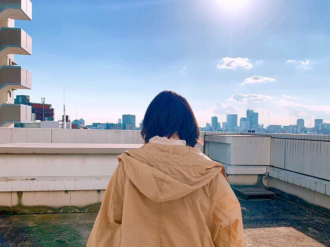 福原遥さんのインスタグラム写真 - (福原遥Instagram)「☺︎ さっぱり開放感。 毎日癖っ毛と戦っております。 そして映画の撮影も、 どんどん進んでおります。 とにかく現場が明るくて素敵な方ばかりなんです。 残り少し。 楽しみます！」10月8日 17時46分 - haruka.f.official