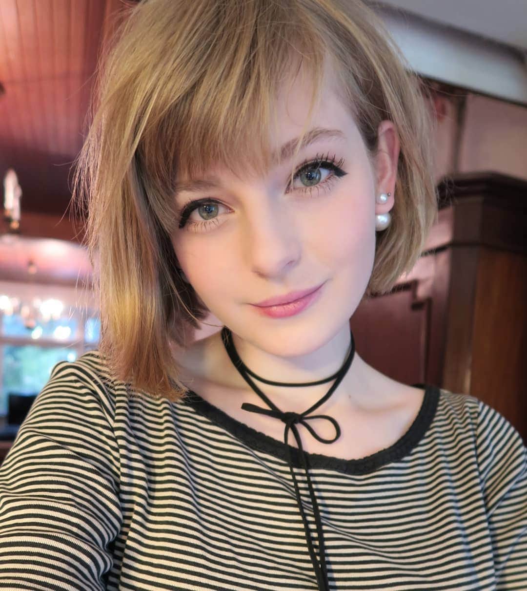 Ella Freyaのインスタグラム：「大丈夫 🌞」