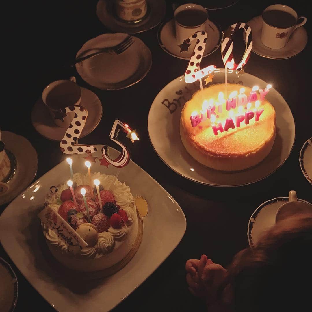 ティファニー春香さんのインスタグラム写真 - (ティファニー春香Instagram)「HAPPY BIRTHDAY！💗 秋はお誕生日の人多いからケーキが沢山食べられる😋✨ #ベイクドチーズケーキ #何度も研究を重ねた結果 #今回は上手く焼けました」10月8日 21時32分 - tiffanyharuka