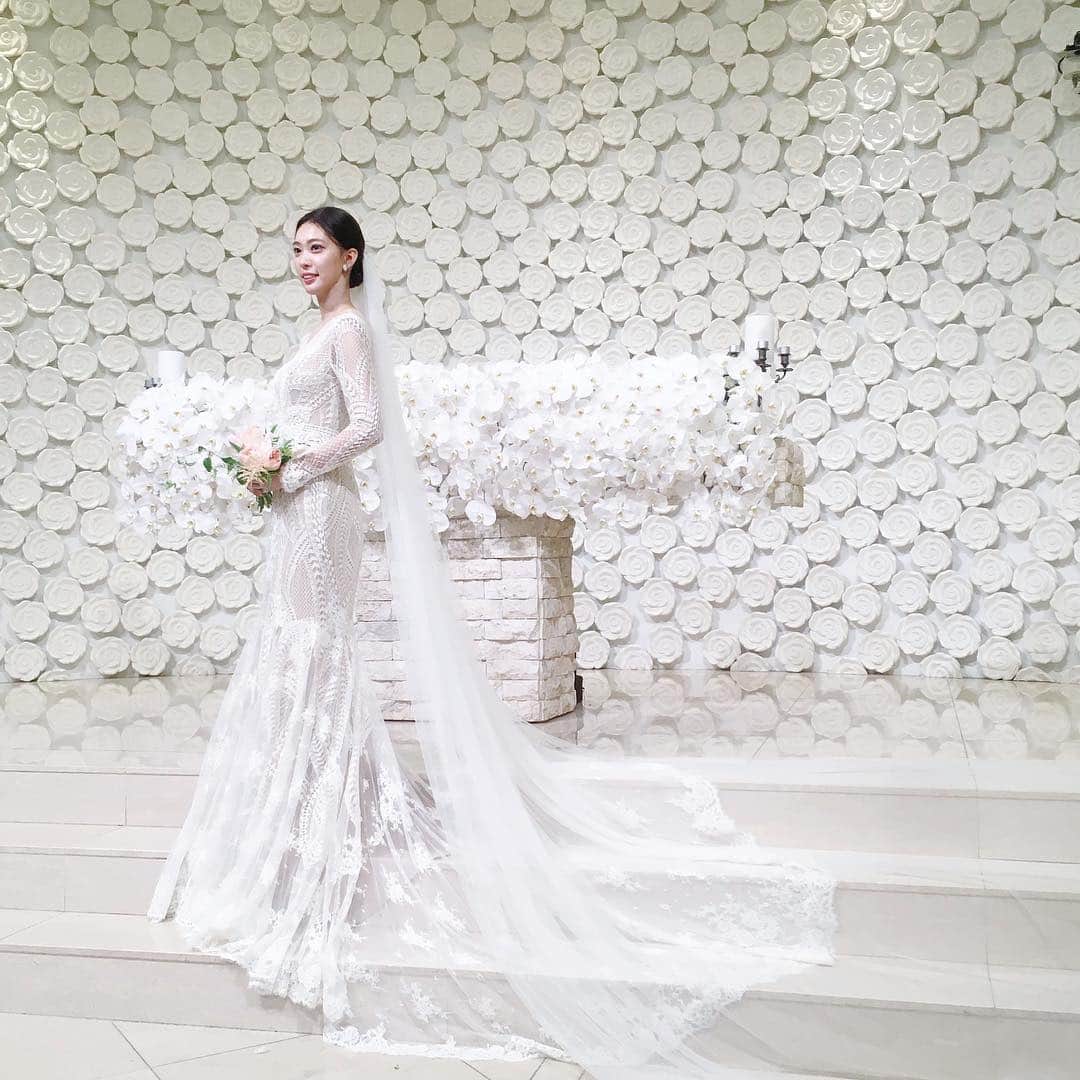 ヘジョンのインスタグラム：「우리 은듕이 결혼 축하해👰🏻🤵🏻💍」