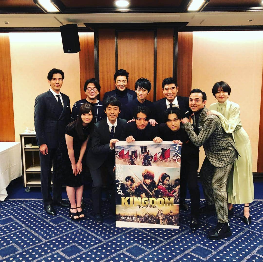 要潤さんのインスタグラム写真 - (要潤Instagram)「映画「キングダム」の制作発表が終わりました！！すでに今年の春に撮影は終わりましたので、後は来年の公開を首を長〜くして待つだけ！ 壮大なる物語を是非とも劇場でご覧下さい。  #キングダム #騰 #公開は来年の4月19日」10月9日 14時39分 - jun_kaname_official