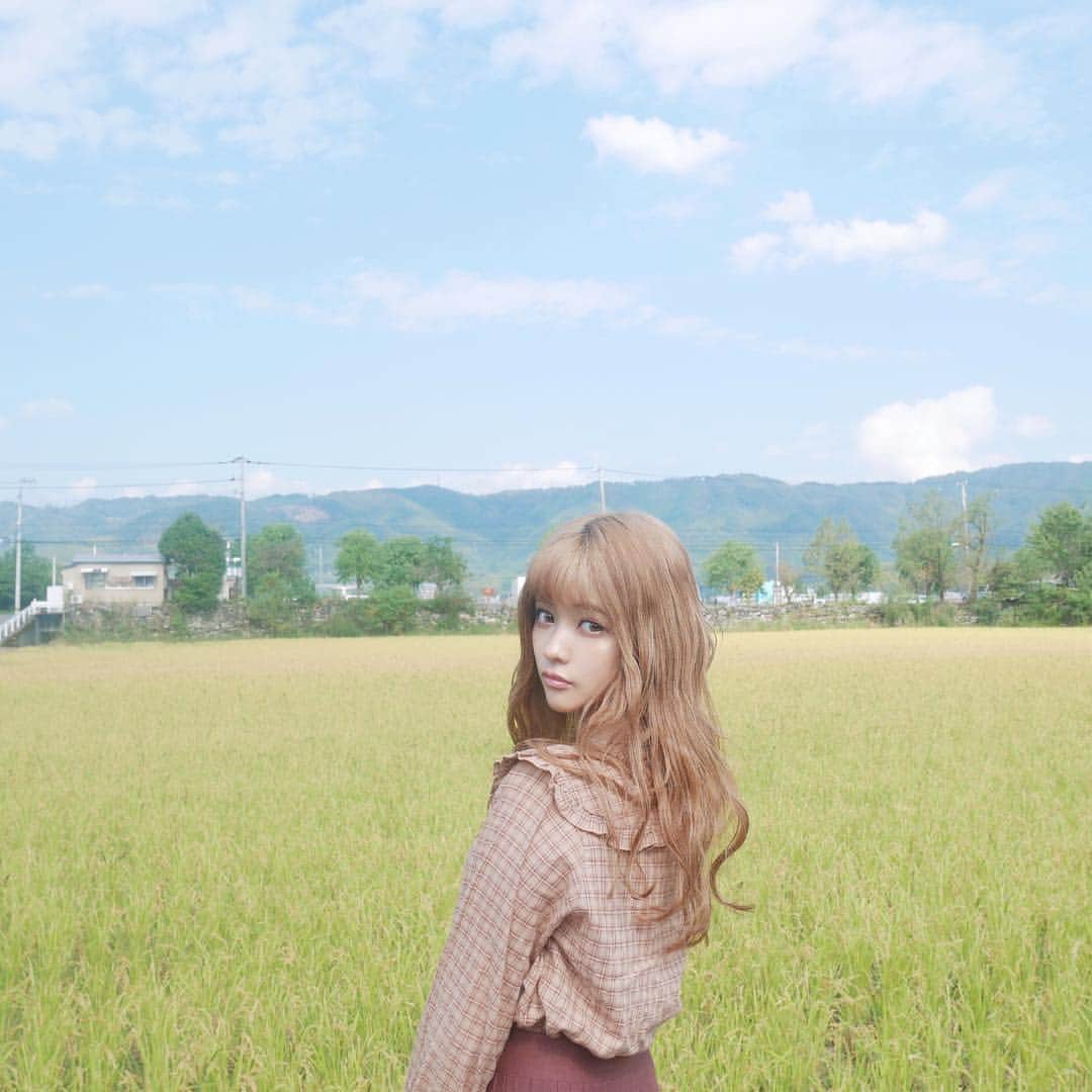 徳本夏恵（なちょす）さんのインスタグラム写真 - (徳本夏恵（なちょす）Instagram)「自然にふれるとさ、 心もあったかくなっな気になるね。 . . #japan#beautiful#model#nachos」10月9日 15時03分 - nachos_kimono