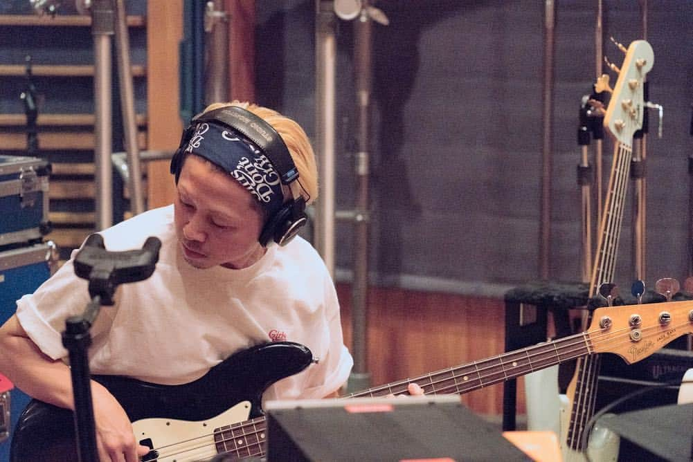 BUMP OF CHICKENさんのインスタグラム写真 - (BUMP OF CHICKENInstagram)「#話がしたいよ Recording Shots: Photo by Yoshie Tominaga.」10月9日 15時17分 - bumpofchickenofficial