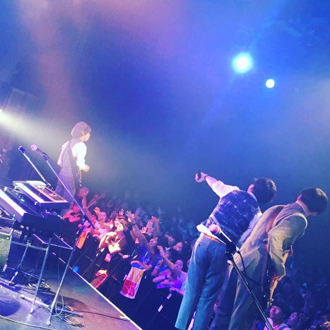 藤原聡のインスタグラム：「ミナホー！！来てくれてありがとう！！ ラジオDJとしても、バンドマンとしてもこれからよろしく！！ ギターソロと昨日のセンマイをどうぞ！ どちらもうまかったでしょう、、、」