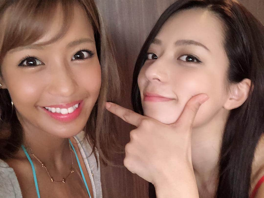 小瀬田麻由さんのインスタグラム写真 - (小瀬田麻由Instagram)「OISOアイドルビーチ2018 でグラビアアイドルしてきたよー！😍❤️ みんな遠くまで来てくれてありがとうねー！😊❤️ 水着は👙お馴染みの#peakpine さんのビキニを着用しました😍👙❤️ ネットニュースに載ってたスウェードの水着は、可愛すぎて特にお気に入りでした😍❤️ #oisoアイドルビーチ2018 #大磯ロングビーチ #グラビア #鈴木ふみ奈 さん #橋本梨菜 さん #緒方咲 さん と2ショット📸❤️✨✨」10月9日 16時13分 - kosetamayu